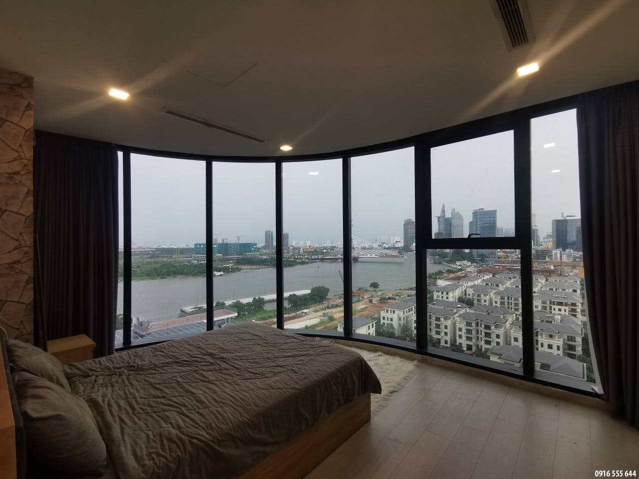 Cần bán căn hộ 3 Phòng Ngủ, Vinhomes Golden River, Quận 1 | View Sông Sài Gòn