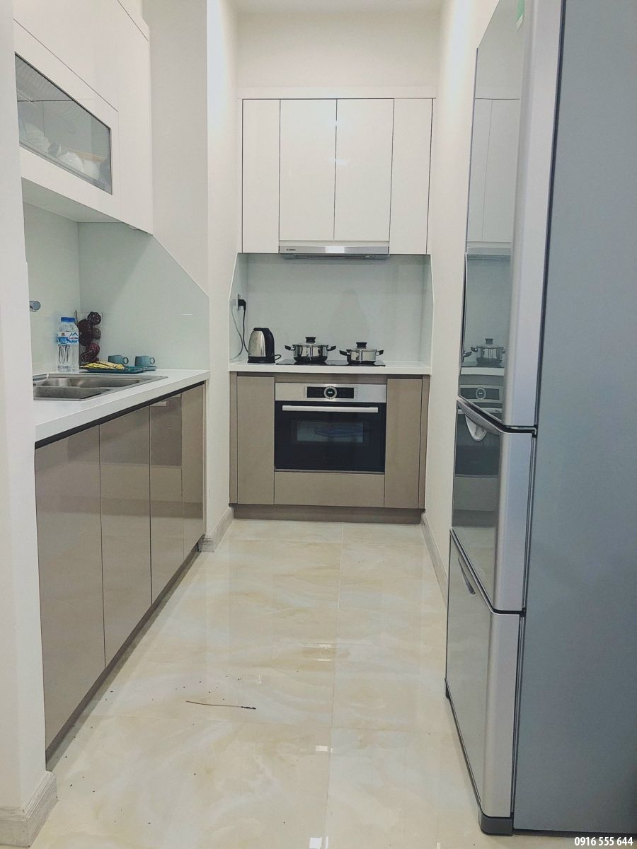 https://crm.5home.asia/uploads/images/vinhome-golder-river/cho-thue-vgr/A1-16OT16-071021/Kitchen1.jpg